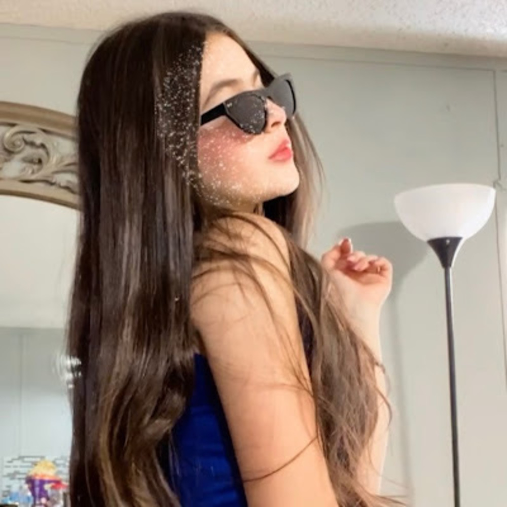 Meet your Posher, Julieta